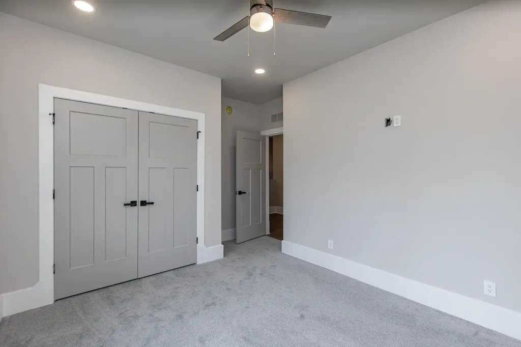 2528 Leland Lane Lexington KY 40503