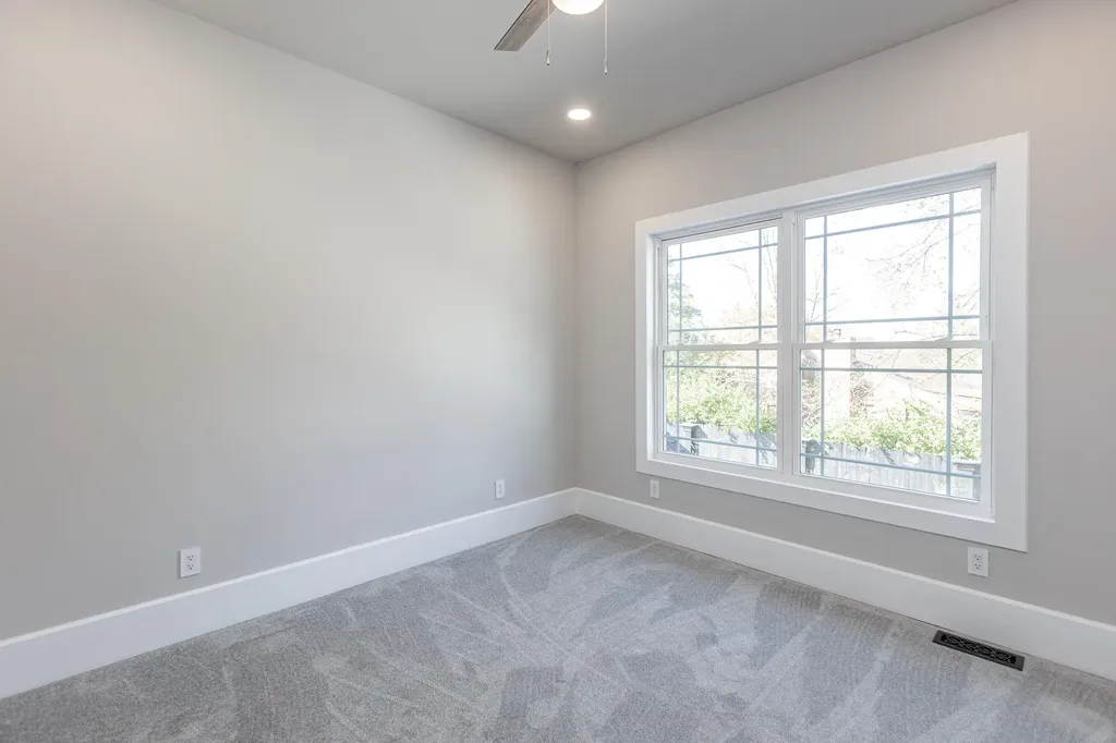 2528 Leland Lane Lexington KY 40503