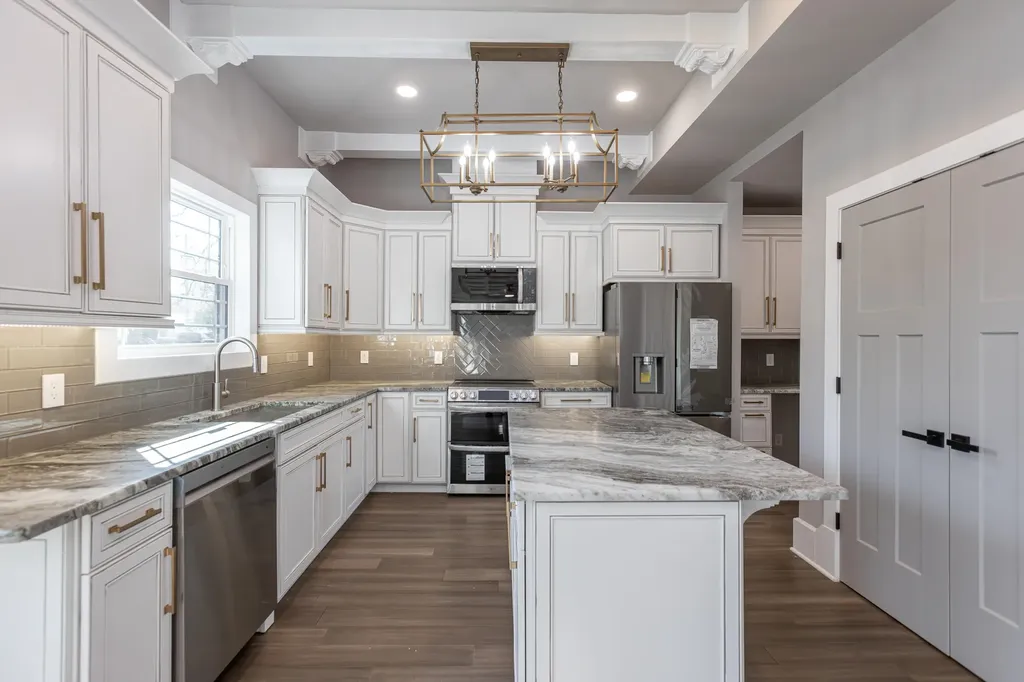 2528 Leland Lane Lexington KY 40503