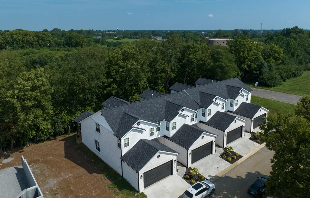 230 Sugartree Lane Versailles KY 40383