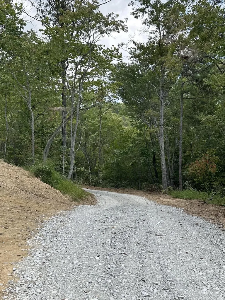 424-TRACT 5 W 577 Highway Manchester KY 40962