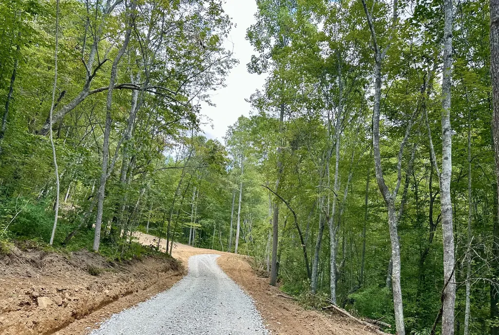 424-TRACT 5 W 577 Highway Manchester KY 40962