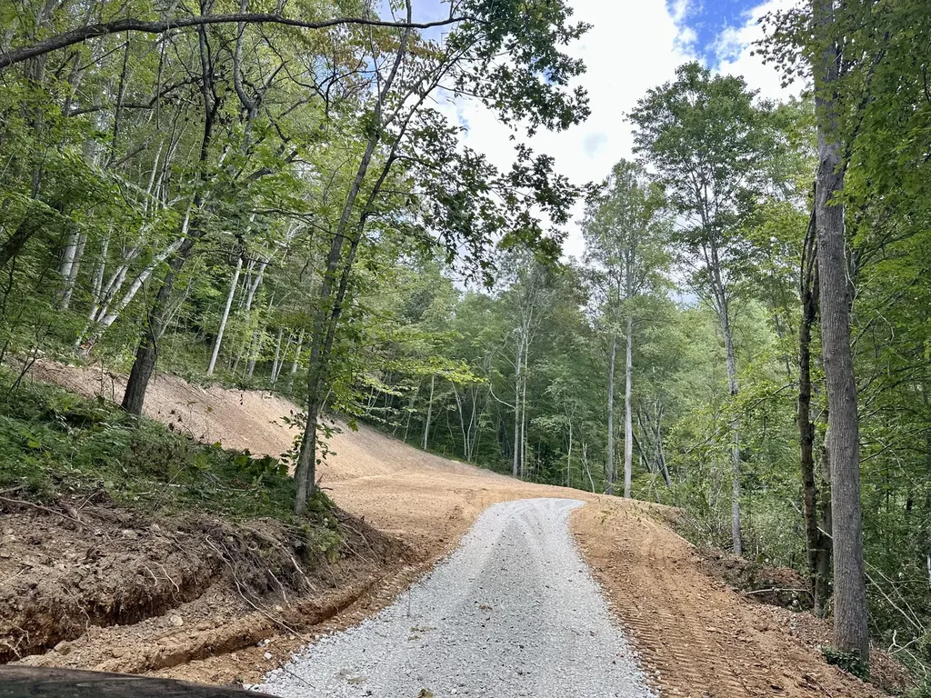 424-TRACT 5 W 577 Highway Manchester KY 40962