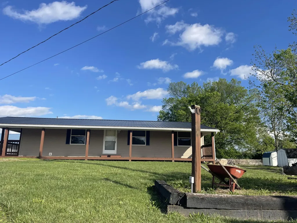 44 Lawrence Lane Flemingsburg KY 41041