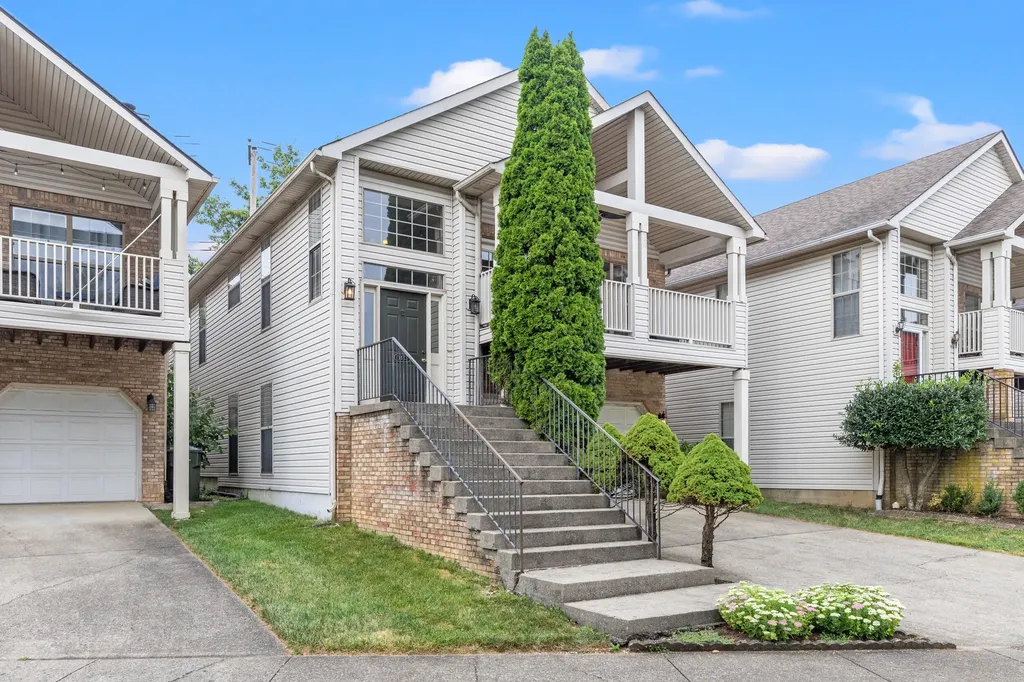 3433 Overbrook Fountain Lexington KY 40502
