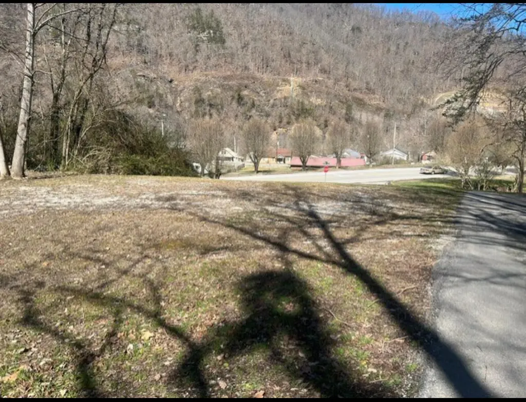 120 6th Street Elkhorn City KY 41522