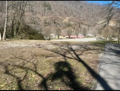 120 6TH Street Elkhorn City KY 41522