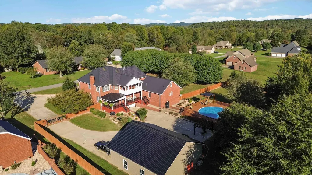 48 Tori Pine Lane Corbin KY 40701