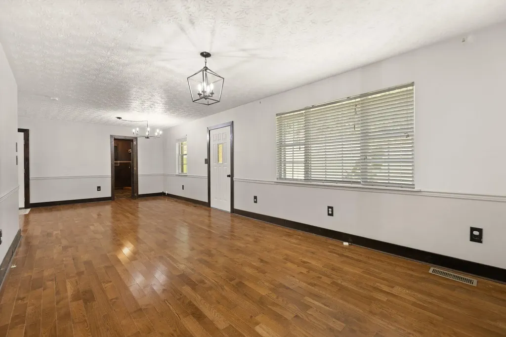 15 Reece Boulevard Pineville KY 40977