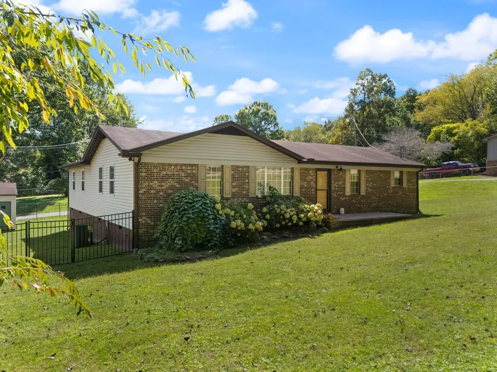 15 Reece Boulevard Pineville KY 40977