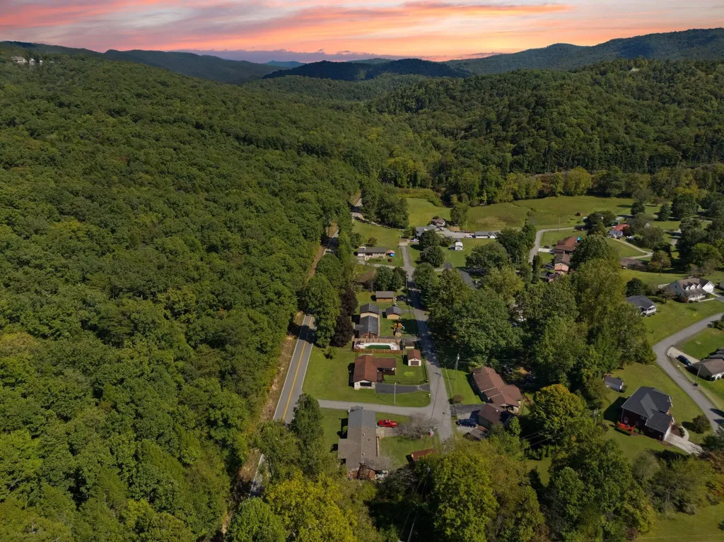 15 Reece Boulevard Pineville KY 40977