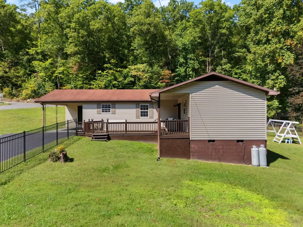 15 Reece Boulevard Pineville KY 40977