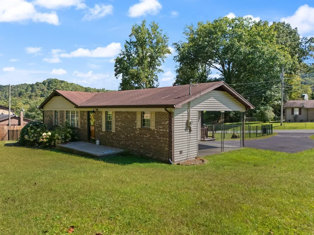 15 Reece Boulevard Pineville KY 40977