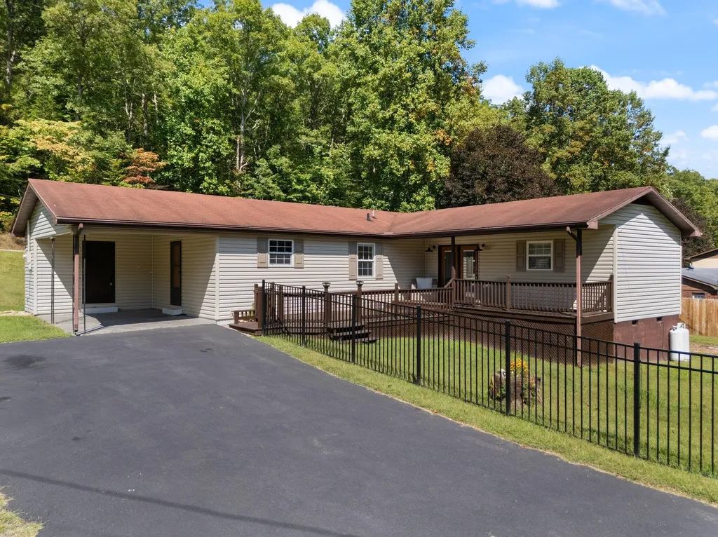 15 Reece Boulevard Pineville KY 40977