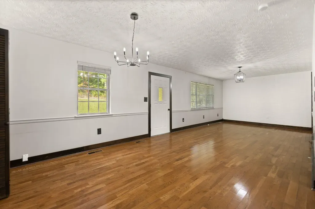 15 Reece Boulevard Pineville KY 40977