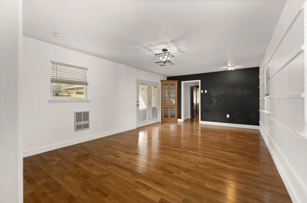 15 Reece Boulevard Pineville KY 40977