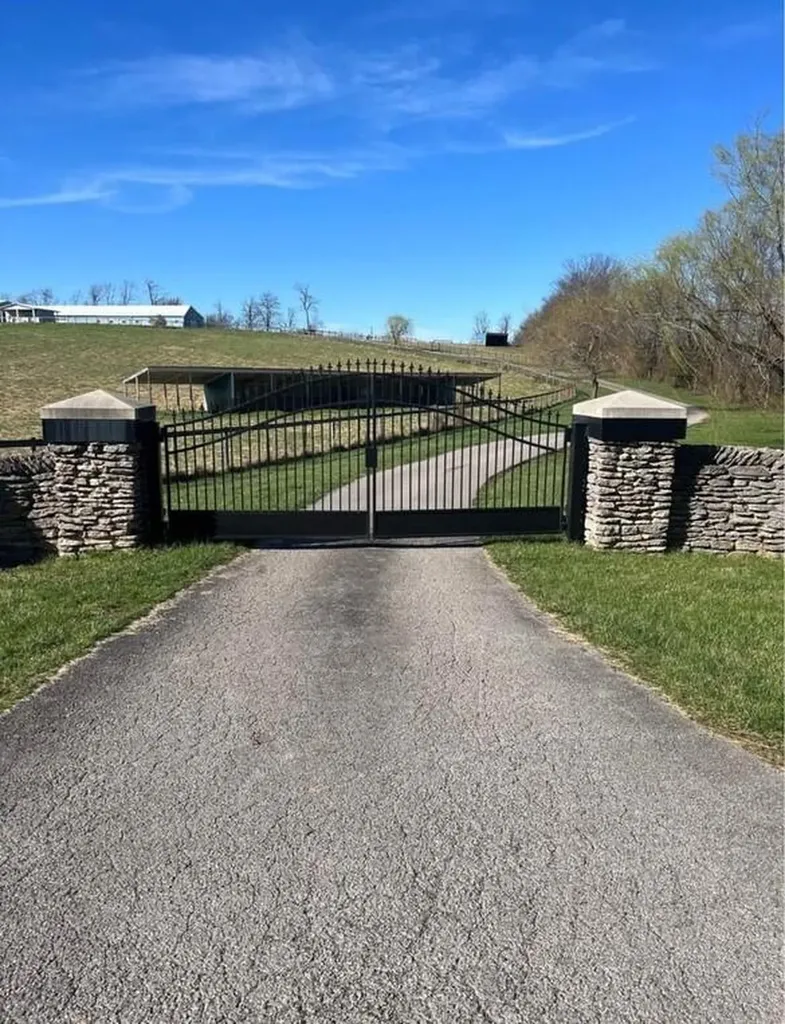 1013 Old Mitchellsburg Road Parksville KY 40464