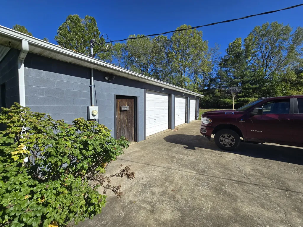 163 Eulett Lane Vanceburg KY 41179