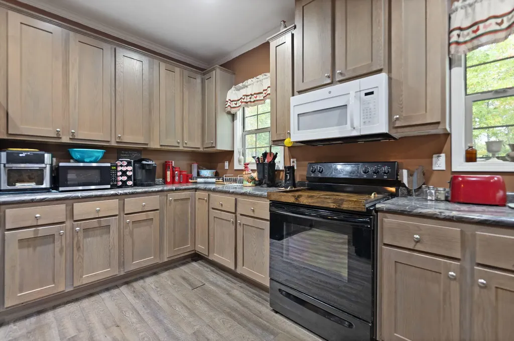 90 Damy Lane Campton KY 41301