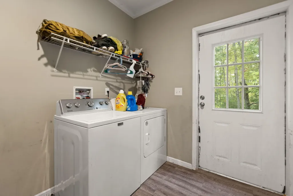 90 Damy Lane Campton KY 41301