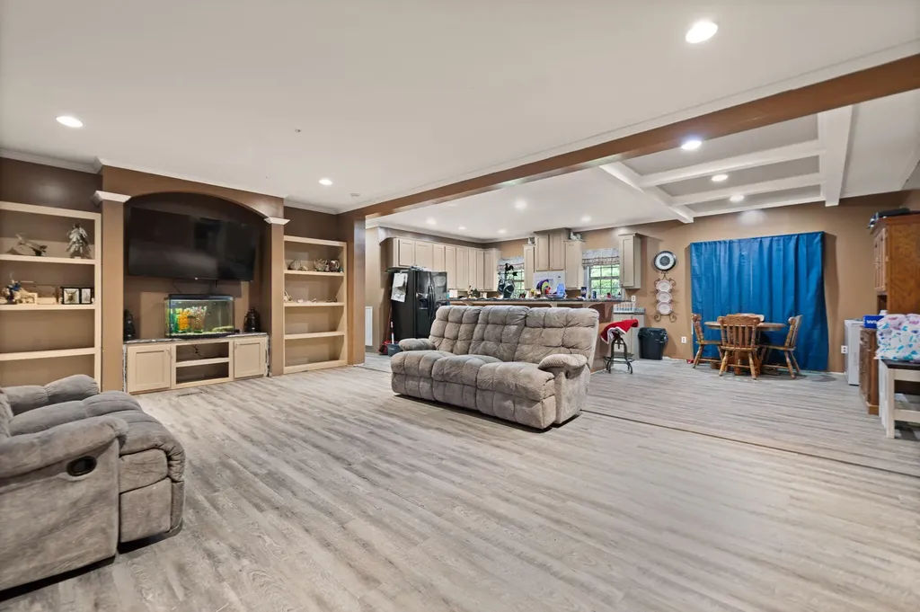 90 Damy Lane Campton KY 41301