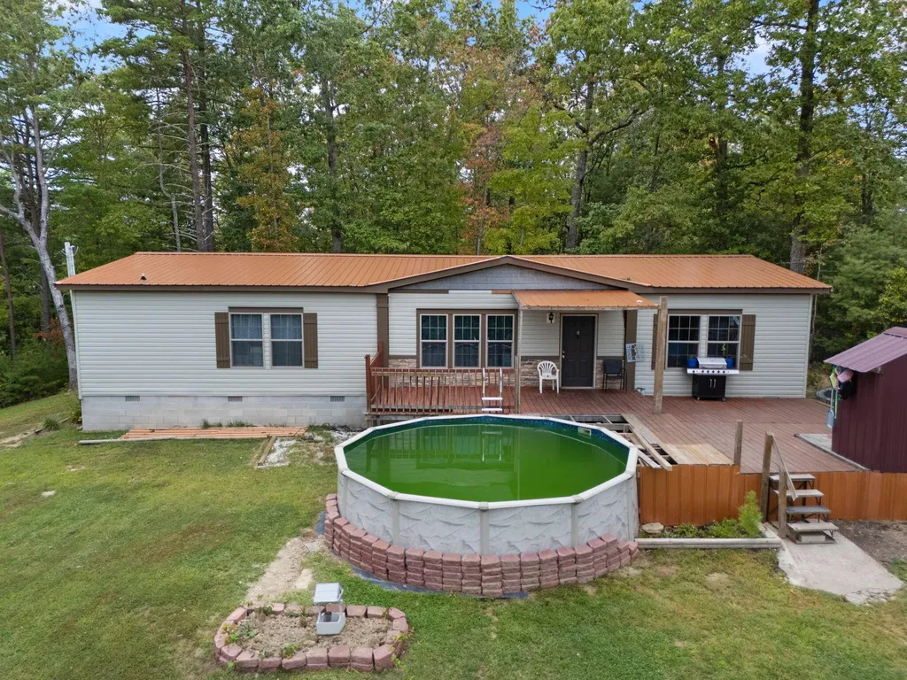 90 Damy Lane Campton KY 41301