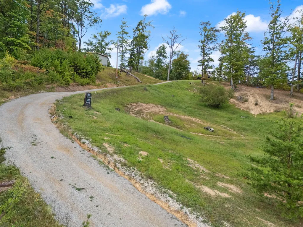 90 Damy Lane Campton KY 41301