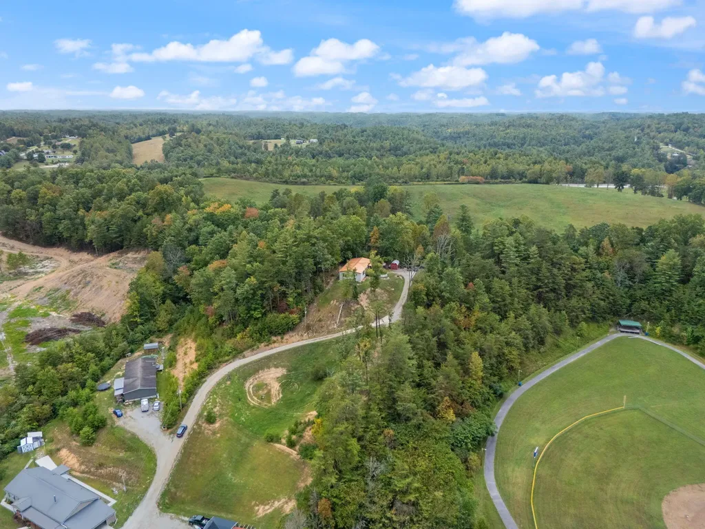 90 Damy Lane Campton KY 41301
