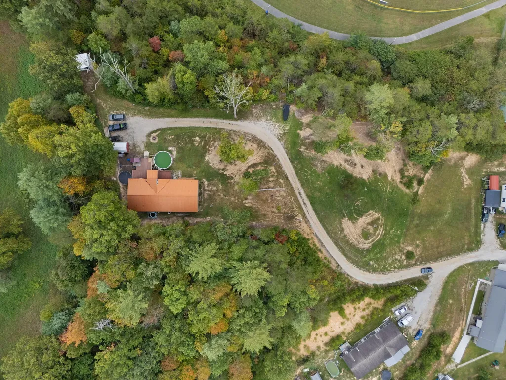90 Damy Lane Campton KY 41301