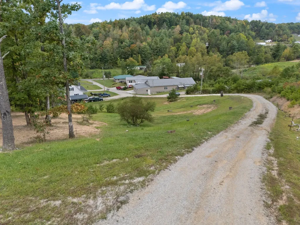 90 Damy Lane Campton KY 41301