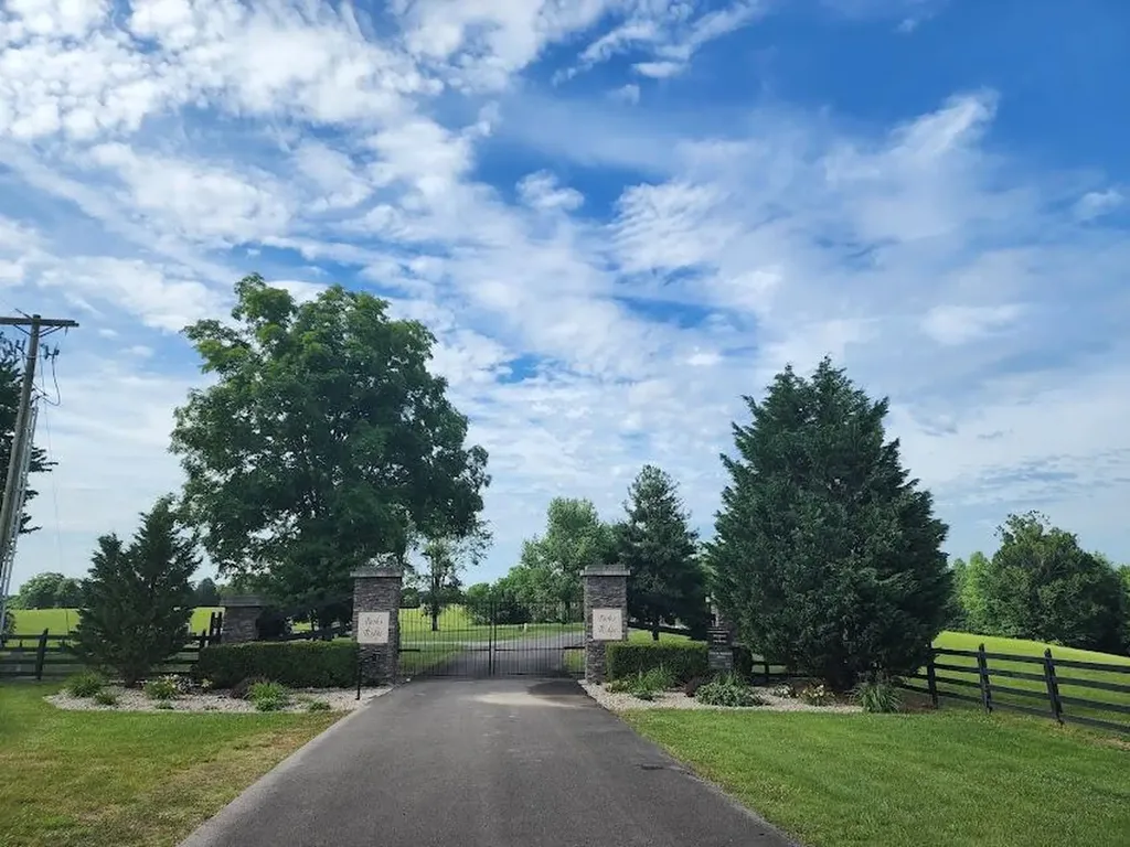 Lot 19 Acadia Drive Russell Springs KY 42642