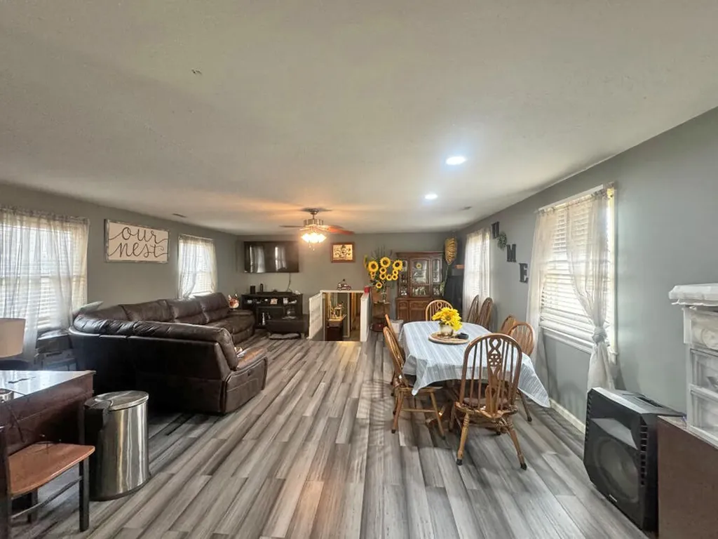 248 Parrish Avenue Paris KY 40361