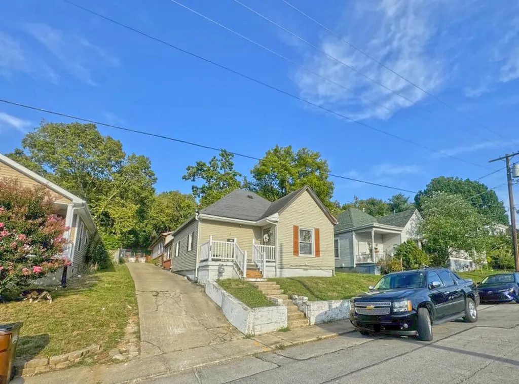 248 Parrish Avenue Paris KY 40361