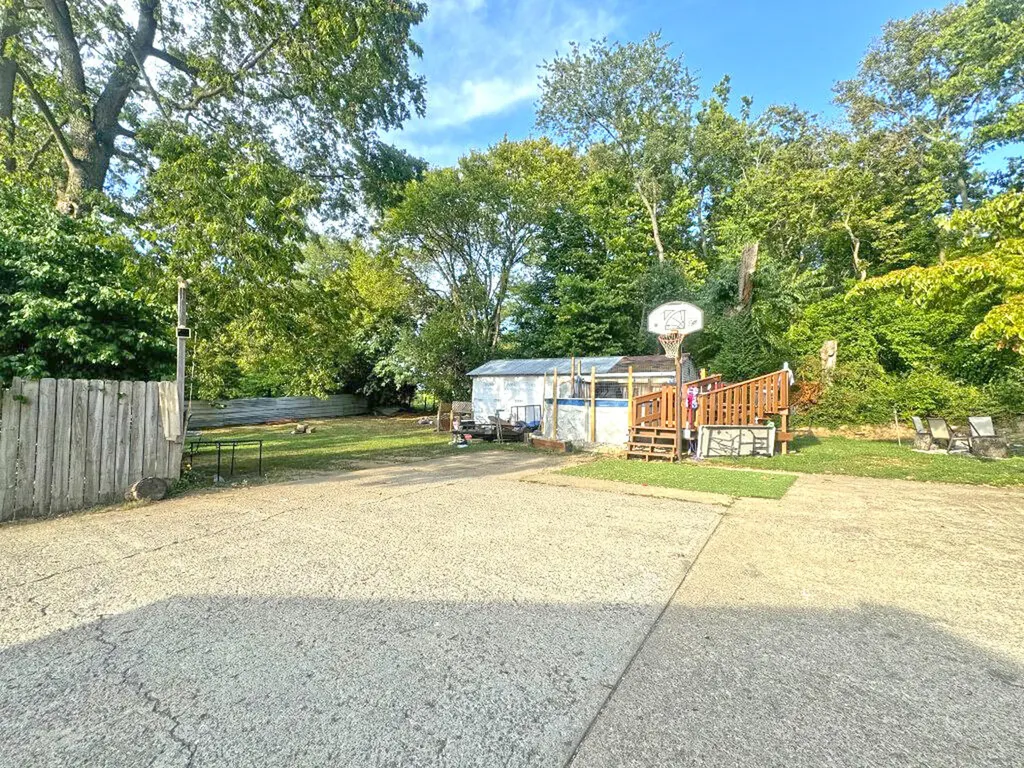 248 Parrish Avenue Paris KY 40361