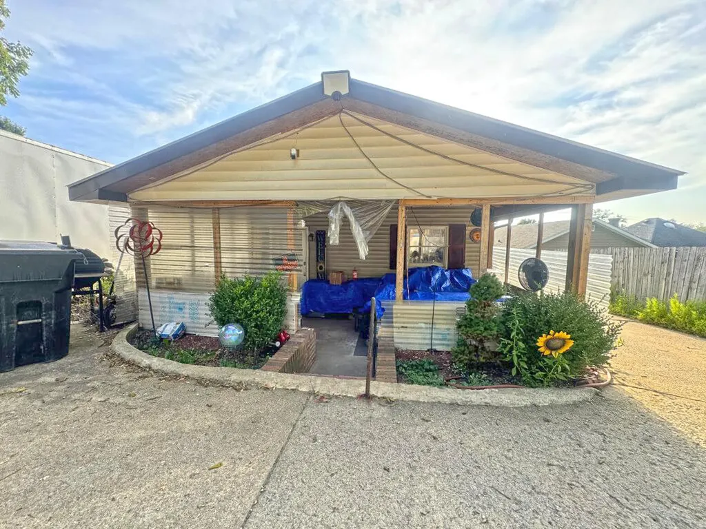 248 Parrish Avenue Paris KY 40361
