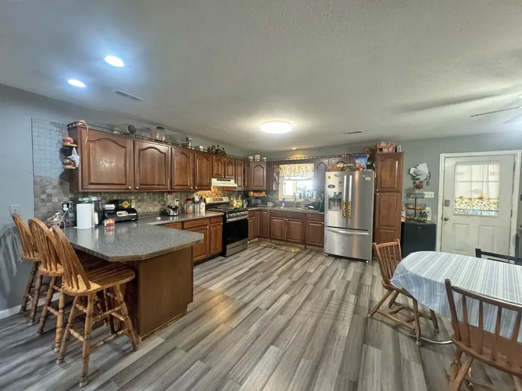 248 Parrish Avenue Paris KY 40361
