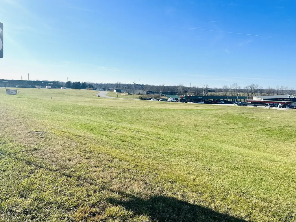 13 Eagle Lake Drive Lawrenceburg KY 40342