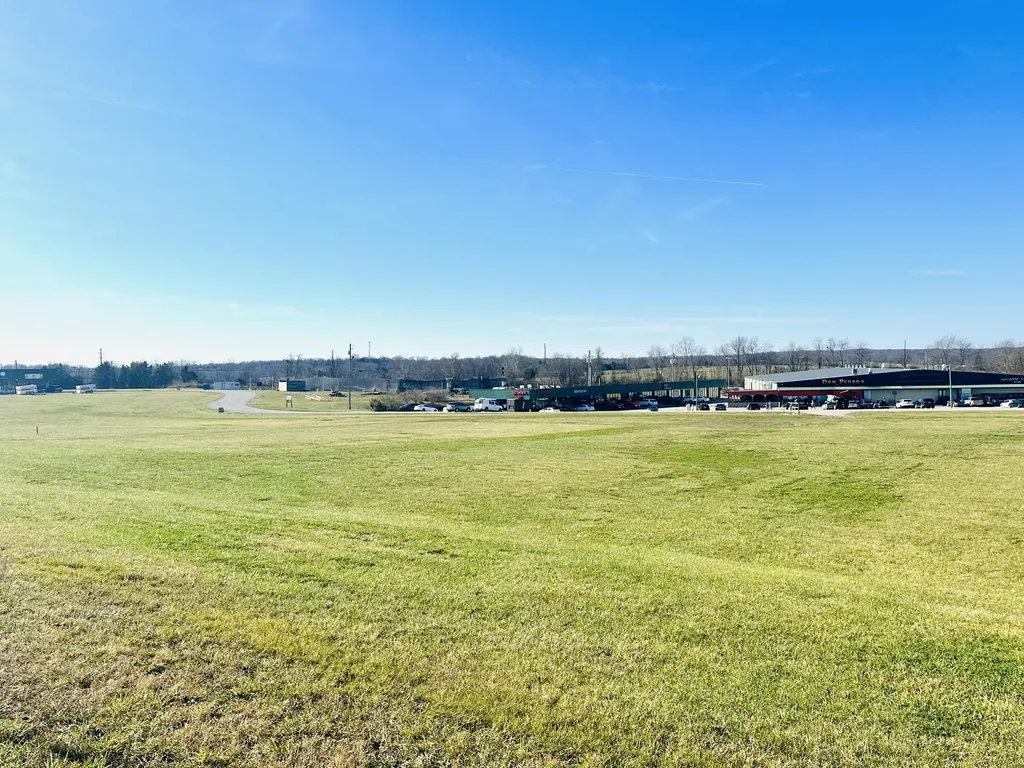 14 Eagle Lake Drive Lawrenceburg KY 40342