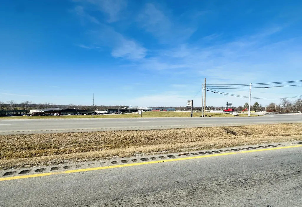 14 Eagle Lake Drive Lawrenceburg KY 40342