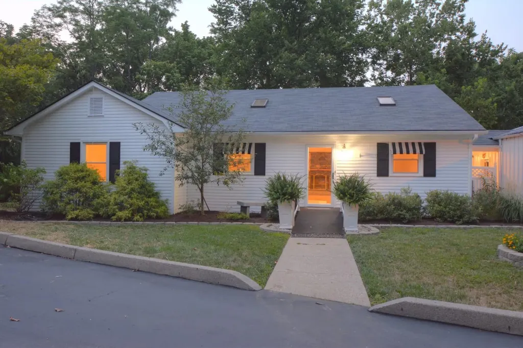 237 Rose Hill Avenue Versailles KY 40383