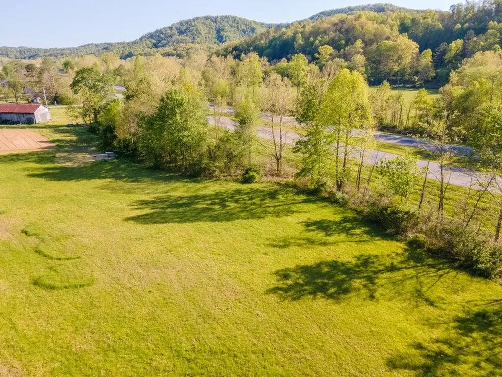999 E 25 Highway Gray KY 40734