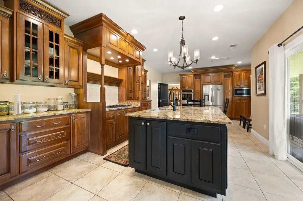 217 N Cave Springs Road Somerset KY 42503