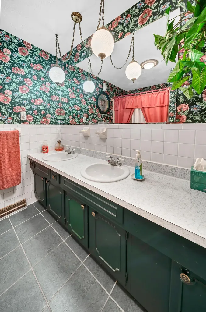 175 N Bend Road Stanton KY 40380