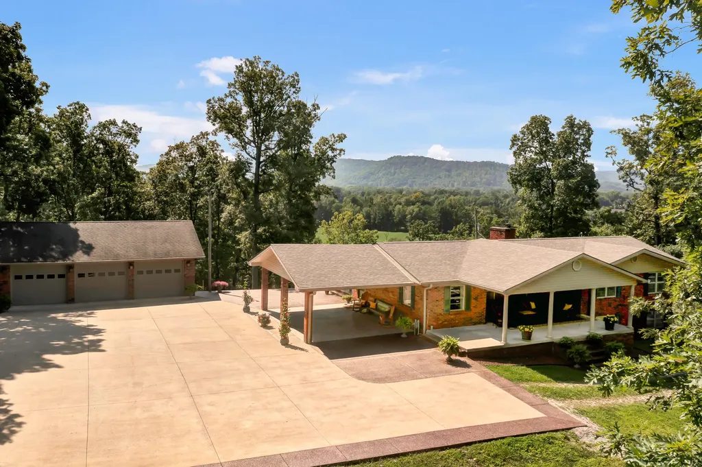 175 N Bend Road Stanton KY 40380