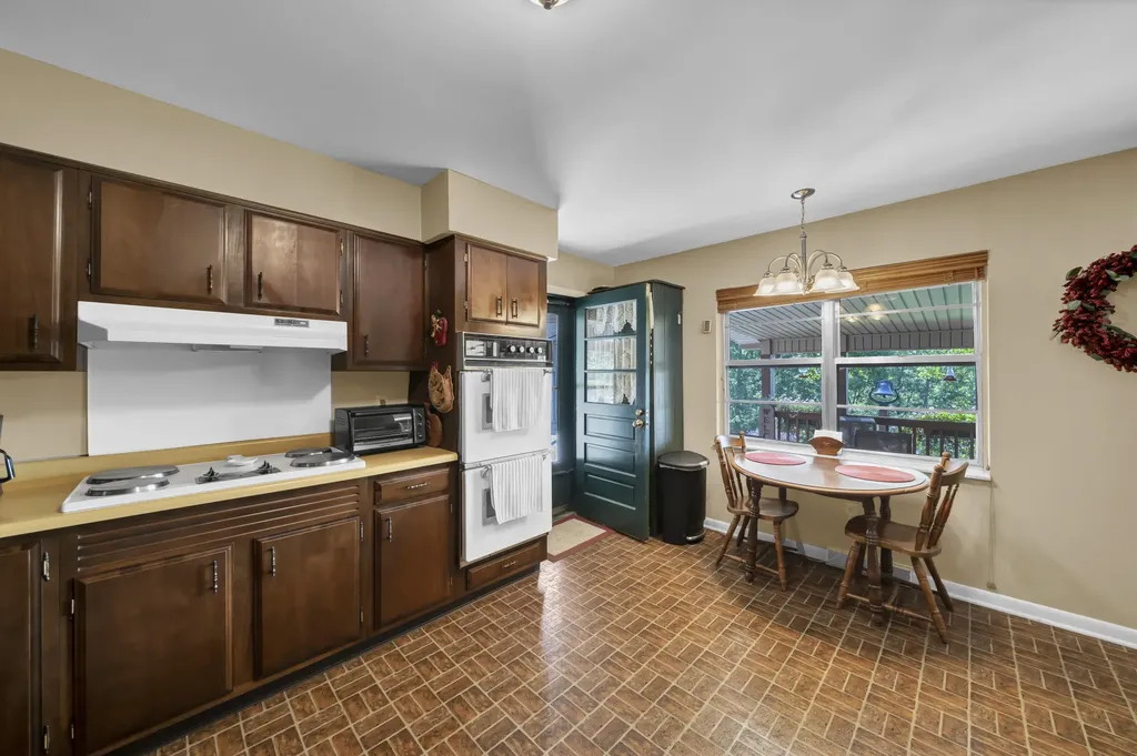 175 N Bend Road Stanton KY 40380