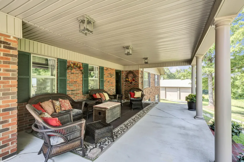 175 N Bend Road Stanton KY 40380