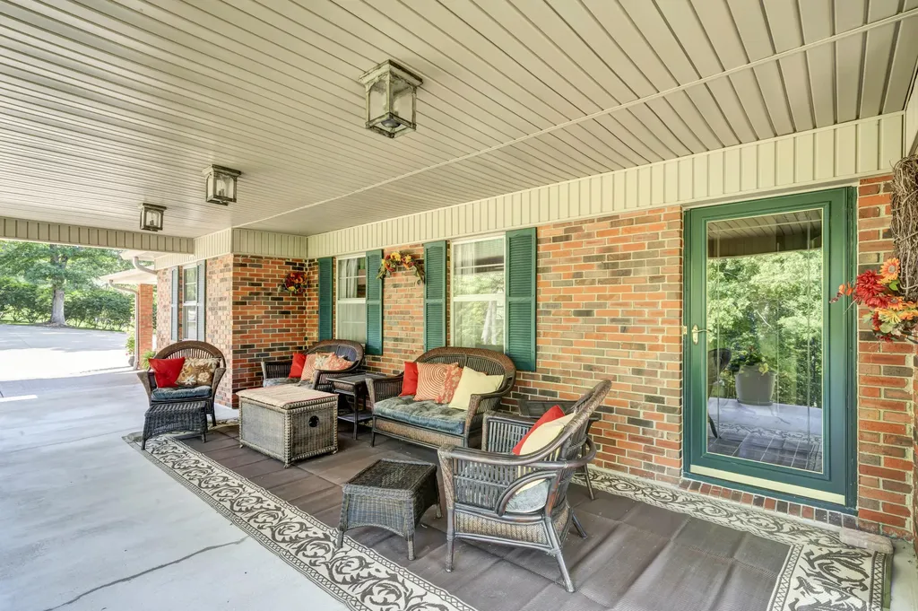 175 N Bend Road Stanton KY 40380