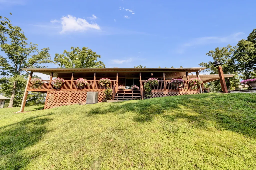 175 N Bend Road Stanton KY 40380