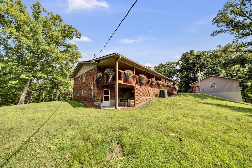 175 N Bend Road Stanton KY 40380