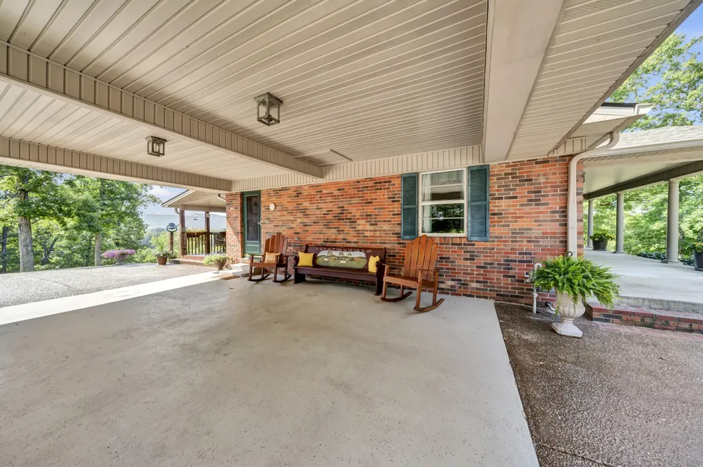 175 N Bend Road Stanton KY 40380